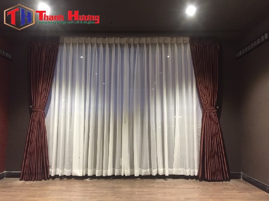 Rèm cửa màu nâu đỏ 9